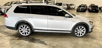 2017 Volkswagen Golf Alltrack TSI S 4Motion   - Photo 2 - Portland, OR 97218