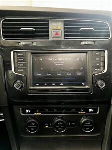 2017 Volkswagen Golf Alltrack TSI S 4Motion   - Photo 12 - Portland, OR 97218