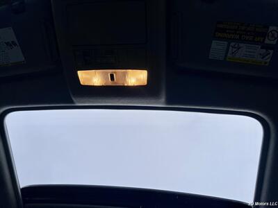 2012 Toyota Highlander Hybrid Limited - Photo 19 - Portland, OR 97218