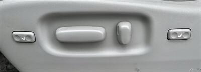 2012 Toyota Highlander Hybrid Limited - Photo 18 - Portland, OR 97218