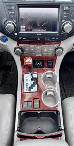 2012 Toyota Highlander Hybrid Limited - Photo 17 - Portland, OR 97218