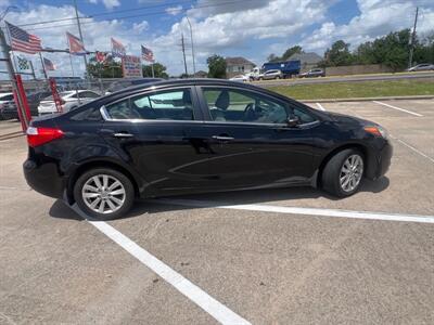 2014 Kia Forte EX   - Photo 8 - Houston, TX 77083