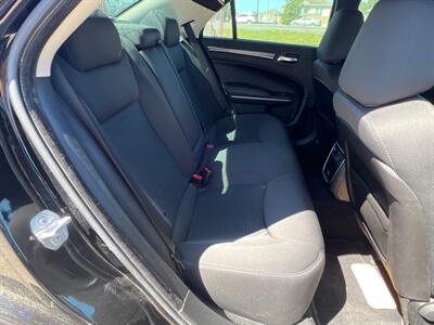 2019 Chrysler 300 Series Touring   - Photo 21 - Houston, TX 77083