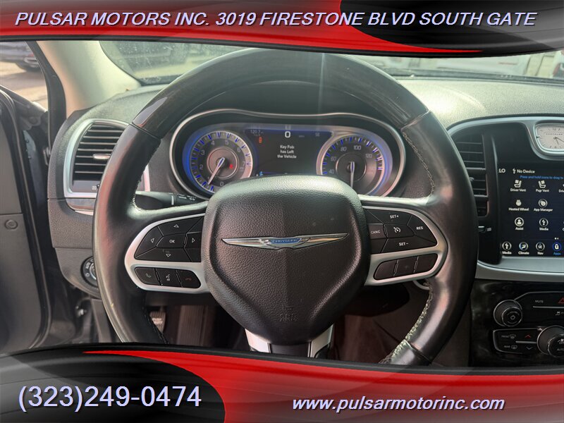 2018 Chrysler 300 Series Limited - Photo 8 - South Gate, CA 90280