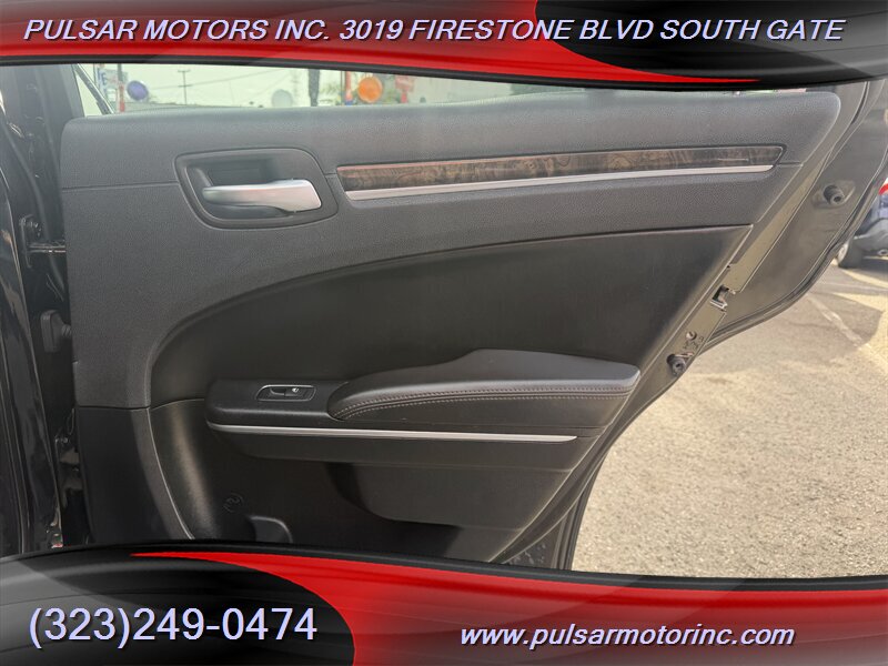 2018 Chrysler 300 Series Limited - Photo 14 - South Gate, CA 90280