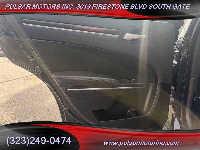 2018 Chrysler 300 Series Limited - Photo 12 - South Gate, CA 90280