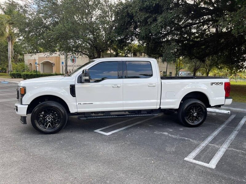 The 2021 Ford F-250 Lariat photos