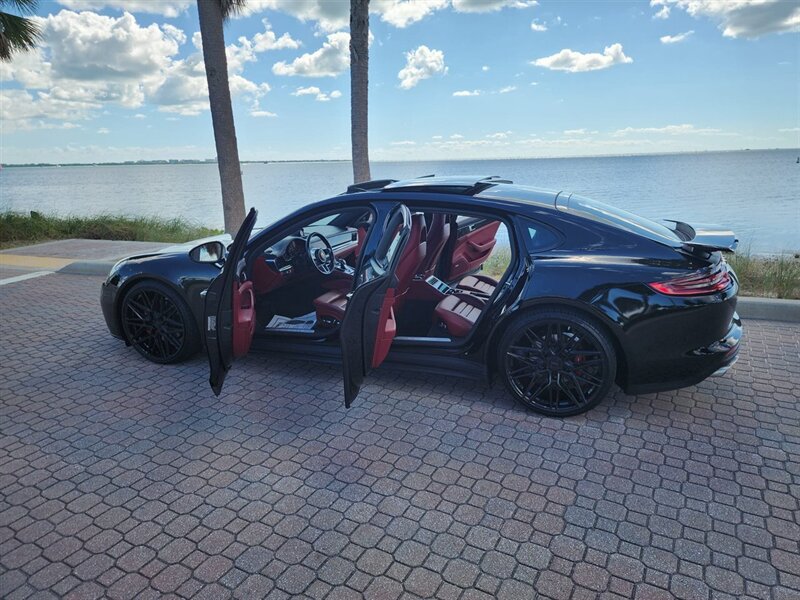 2020 Porsche Panamera 4 Executive   - Photo 1 - Miami, FL 33147