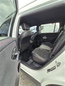 2021 Mercedes-Benz GLB GLB 250 4MATIC   - Photo 13 - Miami, FL 33147