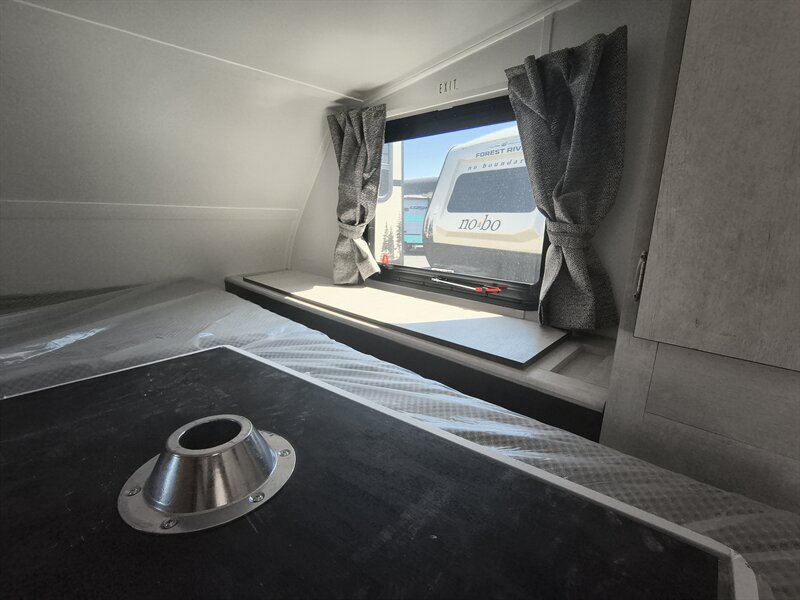 2022 TRAVEL LITE 890 SRBX - Photo 15 - Reno, NV 89511