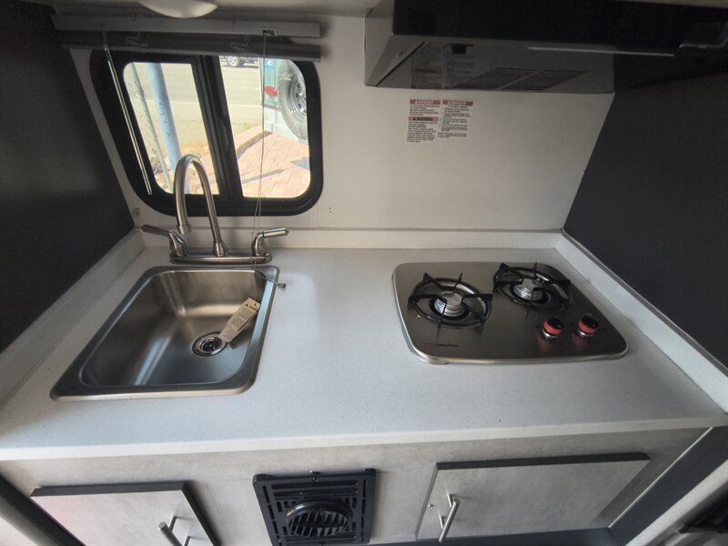 2022 TRAVEL LITE 890 SRBX - Photo 19 - Reno, NV 89511