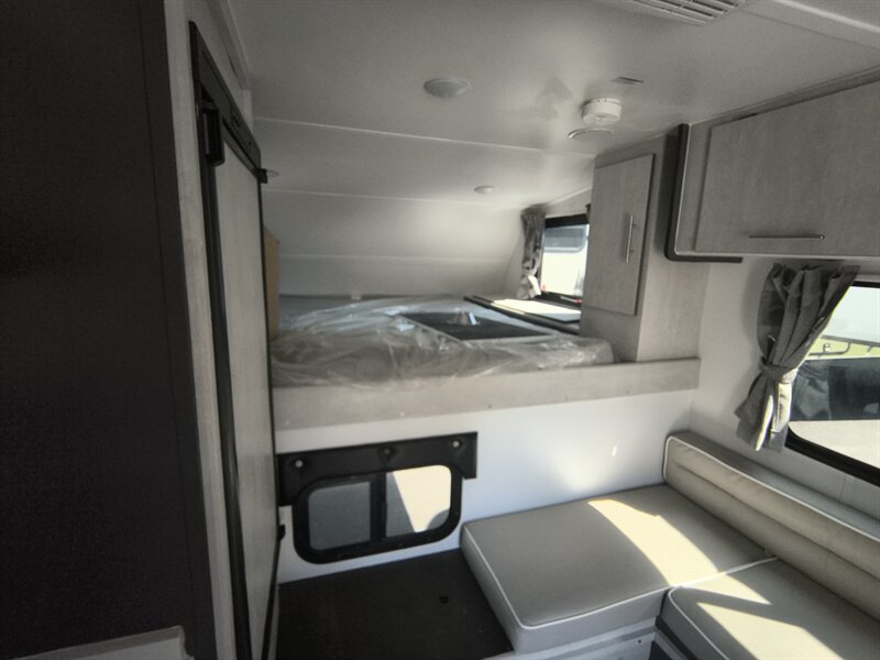 2022 TRAVEL LITE 890 SRBX - Photo 14 - Reno, NV 89511