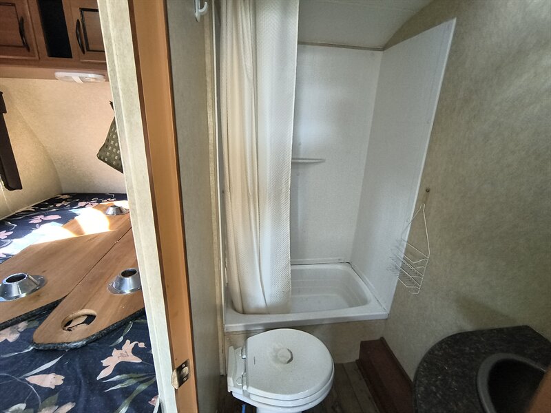 2015 Pacific Coachworks POWERLITE 19EX - Photo 23 - Reno, NV 89511