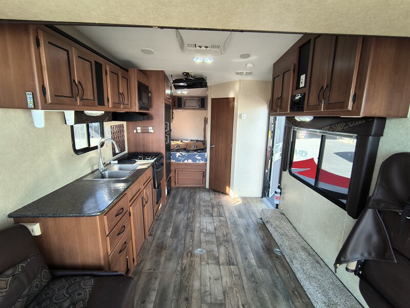 2015 Pacific Coachworks POWERLITE 19EX - Photo 11 - Reno, NV 89511