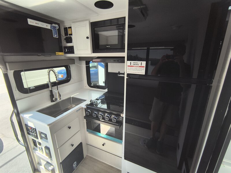 2026 Forest River REAL LITE 2110 - Photo 5 - Reno, NV 89511