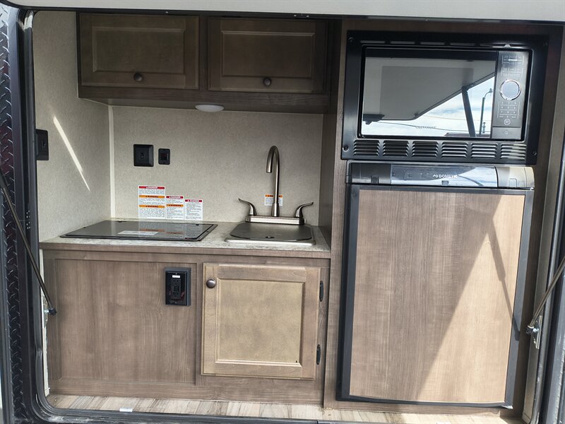 2021 Sunset Park Sunray 109 Sport - Photo 14 - Reno, NV 89511