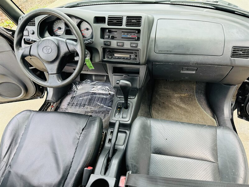 1999 Toyota RAV4 photo
