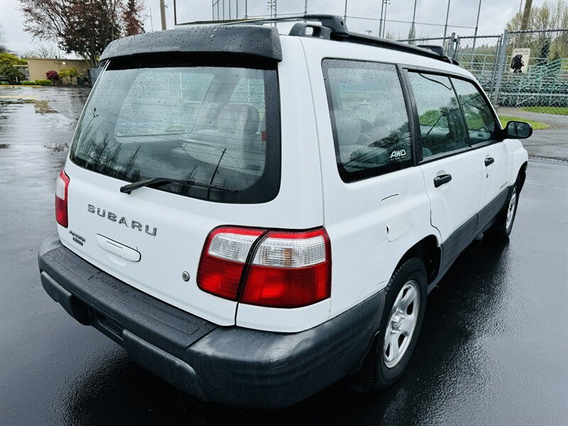 2001 Subaru Forester L photo