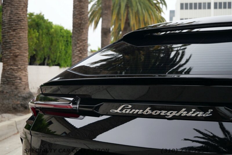 2021 Lamborghini Urus  photo