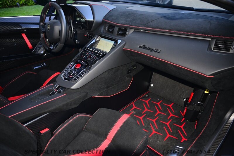 2020 Lamborghini Aventador LP 770-4 SVJ  Roadster - Photo 31 - West Hollywood, CA 90069
