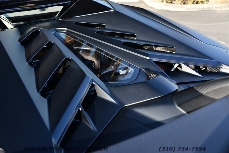 2020 Lamborghini Aventador LP 770-4 SVJ  Roadster - Photo 21 - West Hollywood, CA 90069
