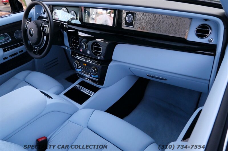 2023 Rolls-Royce Phantom   - Photo 25 - West Hollywood, CA 90069