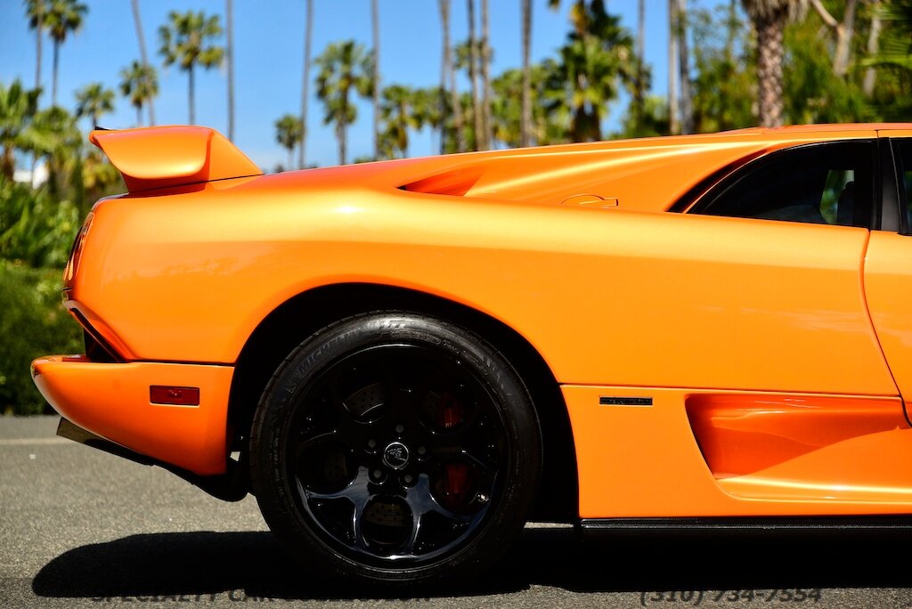 2001 Lamborghini Diablo VT   - Photo 9 - West Hollywood, CA 90069