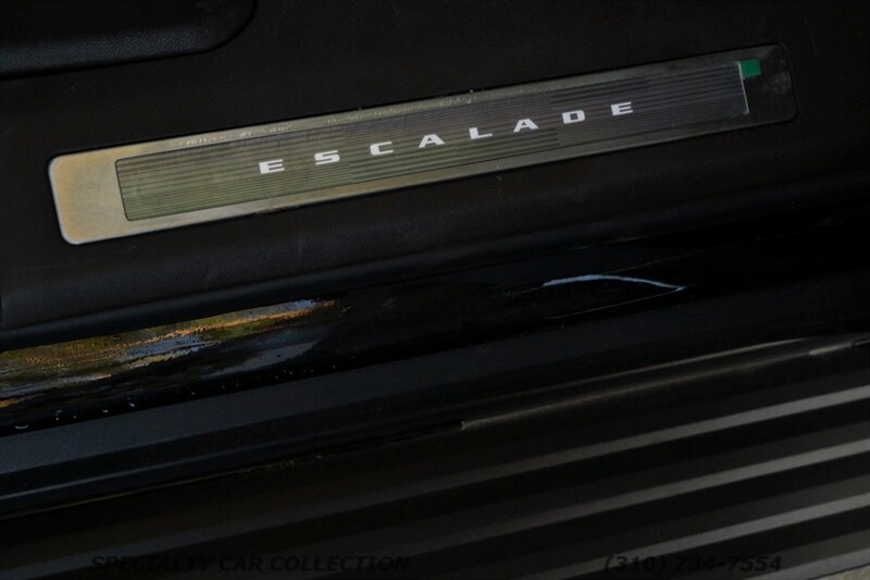 2023 Cadillac Escalade ESV Sport   - Photo 30 - West Hollywood, CA 90069