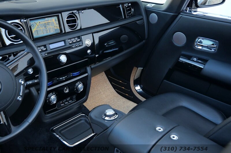 2010 Rolls-Royce Phantom Drophead Coupe photo