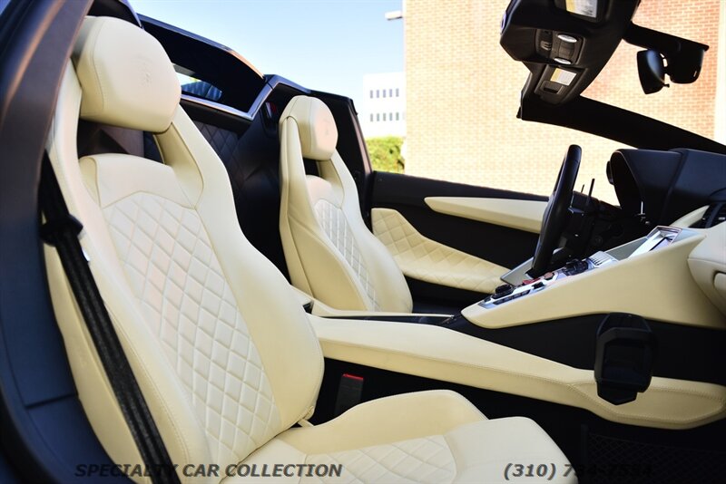 2015 Lamborghini Aventador LP 700-4   - Photo 31 - West Hollywood, CA 90069