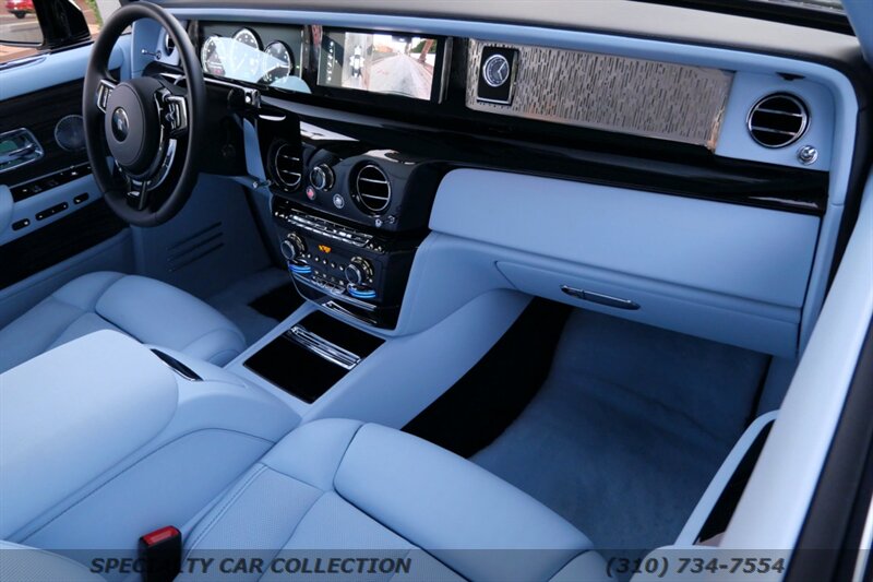 2023 Rolls-Royce Phantom   - Photo 43 - West Hollywood, CA 90069