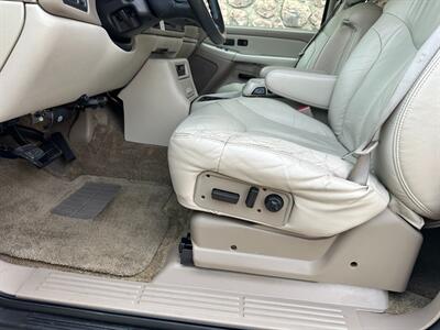 2002 GMC Yukon XL 2500 SLT 8.1L Vortec LIFTED LOW MILES - Photo 14 - Sacramento, CA 95826