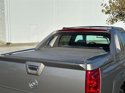 2002 Cadillac Escalade EXT V8 6.0L Vortec AWD Low Miles ONE OWNER - Photo 17 - Sacramento, CA 95826