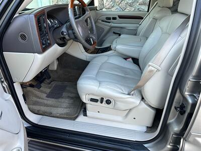 2002 Cadillac Escalade EXT V8 6.0L Vortec AWD Low Miles ONE OWNER - Photo 21 - Sacramento, CA 95826