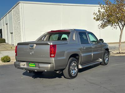 2002 Cadillac Escalade EXT V8 6.0L Vortec AWD Low Miles ONE OWNER - Photo 4 - Sacramento, CA 95826