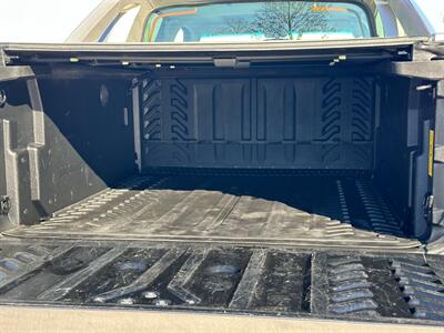 2002 Cadillac Escalade EXT V8 6.0L Vortec AWD Low Miles ONE OWNER - Photo 18 - Sacramento, CA 95826