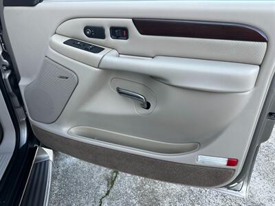 2002 Cadillac Escalade EXT V8 6.0L Vortec AWD Low Miles ONE OWNER - Photo 42 - Sacramento, CA 95826