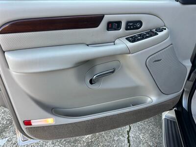 2002 Cadillac Escalade EXT V8 6.0L Vortec AWD Low Miles ONE OWNER - Photo 22 - Sacramento, CA 95826