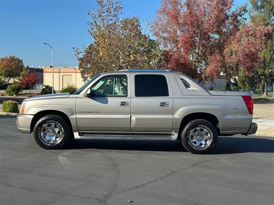 2002 Cadillac Escalade EXT V8 6.0L Vortec AWD Low Miles ONE OWNER - Photo 2 - Sacramento, CA 95826