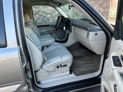 2002 Cadillac Escalade EXT V8 6.0L Vortec AWD Low Miles ONE OWNER - Photo 39 - Sacramento, CA 95826