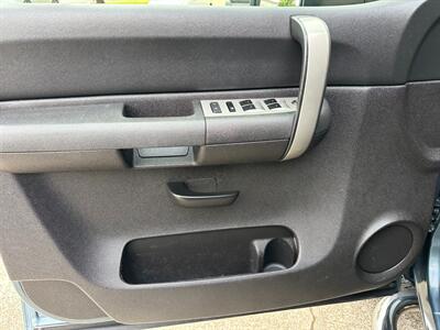 2007 Chevrolet Silverado 2500 Diesel 4x4 6.6L Duramax Turbo Diesel Ext Cab Long Bed Allison 1000 LOW MILES - Photo 11 - Sacramento, CA 95826