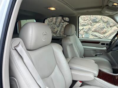 2005 Cadillac Escalade AWD 6.0L LOW MILES - Photo 44 - Sacramento, CA 95826
