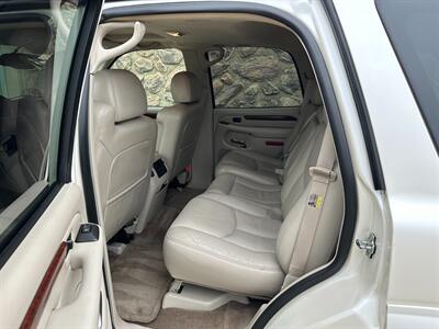 2005 Cadillac Escalade AWD 6.0L LOW MILES - Photo 28 - Sacramento, CA 95826