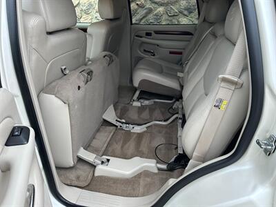 2005 Cadillac Escalade AWD 6.0L LOW MILES - Photo 35 - Sacramento, CA 95826