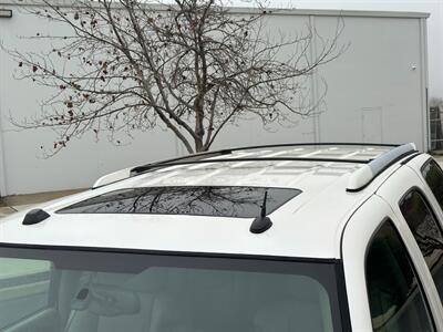 2005 Cadillac Escalade AWD 6.0L LOW MILES - Photo 11 - Sacramento, CA 95826