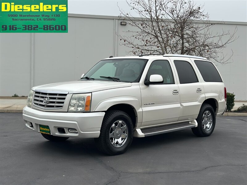 2005 Cadillac Escalade AWD 6.0L LOW MILES  