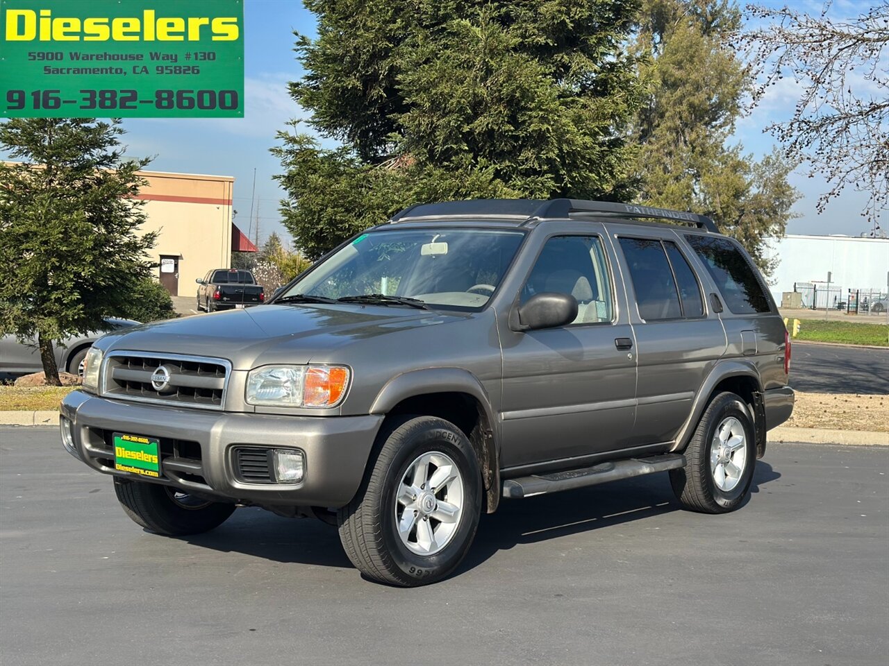 2004 Nissan Pathfinder SE