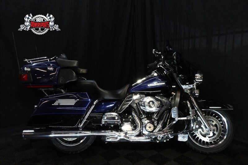2010 HARLEY DAVIDSON FLHTCU  