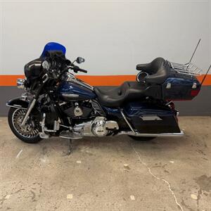 2012 HARLEY DAVIDSON FLHTK Electra glide ultra   - Photo 2 - Las Vegas, NV 89146