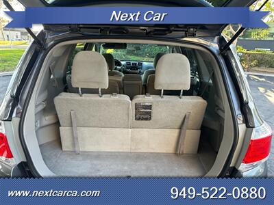 2012 Toyota Highlander SE V6  With Back up Camera & Third Row Seating - Photo 24 - Irvine, CA 92614